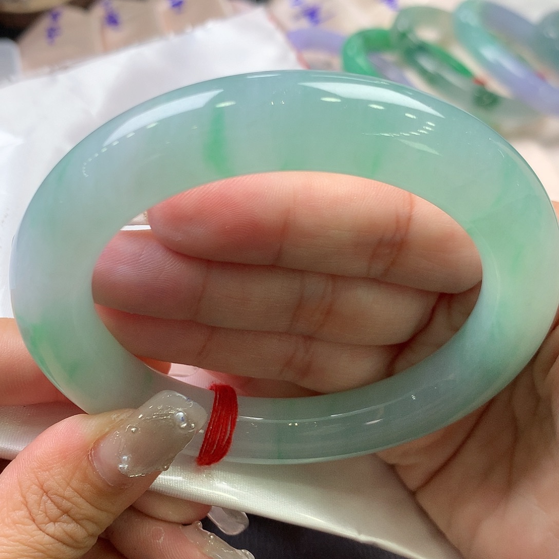 翡翠未镶嵌手镯60.6圆条