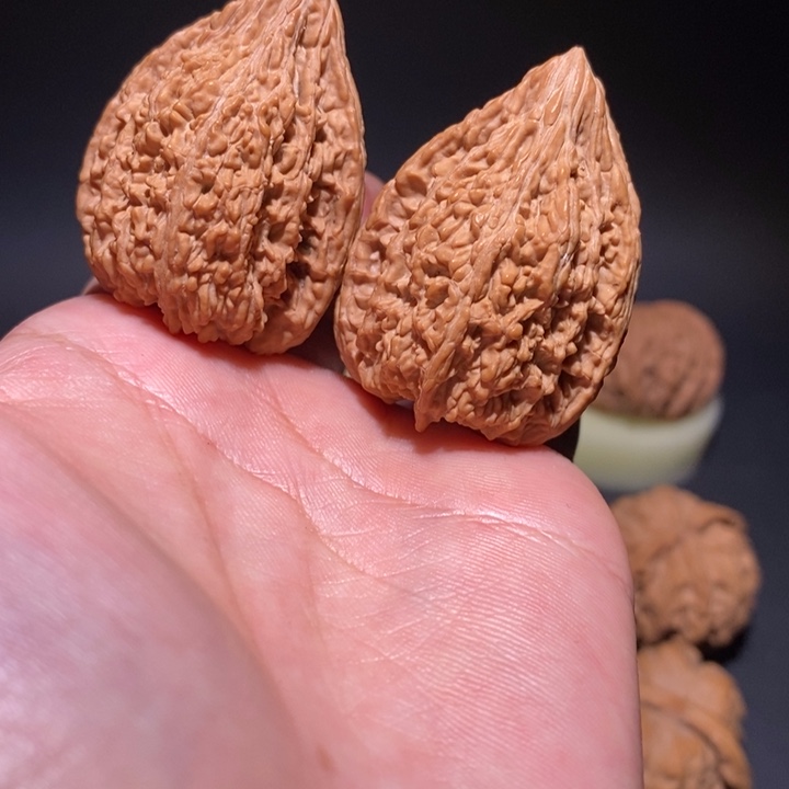 文玩核桃吊坠?****身全品34塔尖