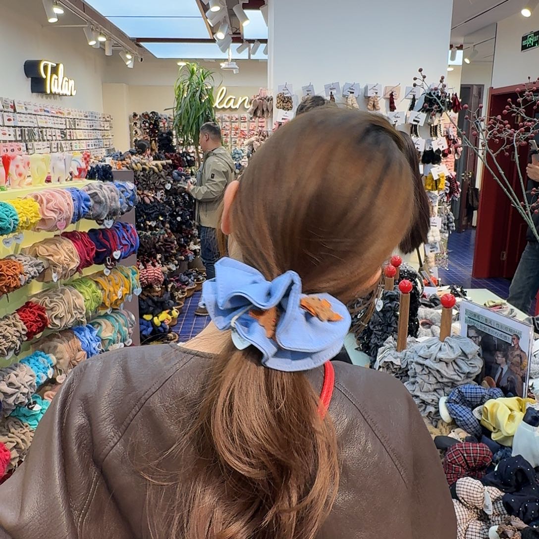 蓝色小熊发圈哦哦哦哦