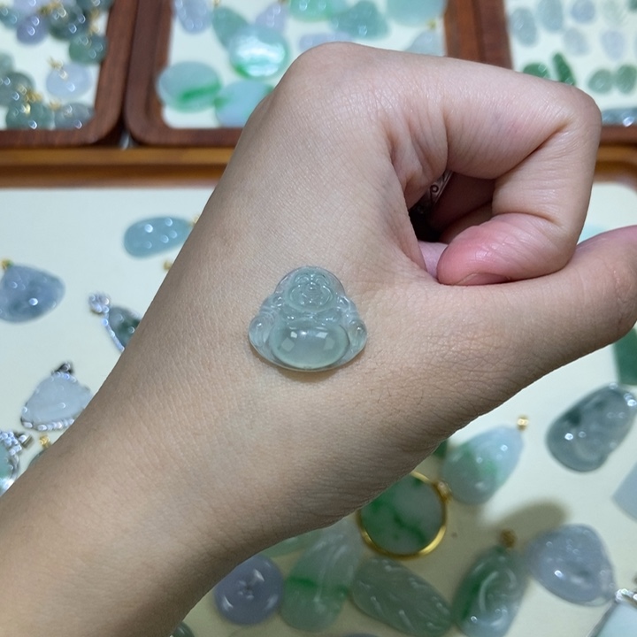 颈饰未镶嵌翡翠佛公