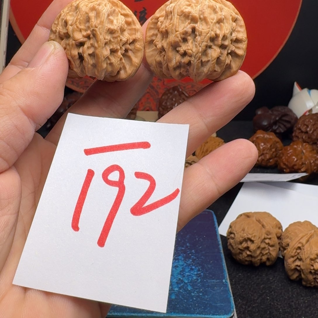 文玩核桃把件39➕全品三角白