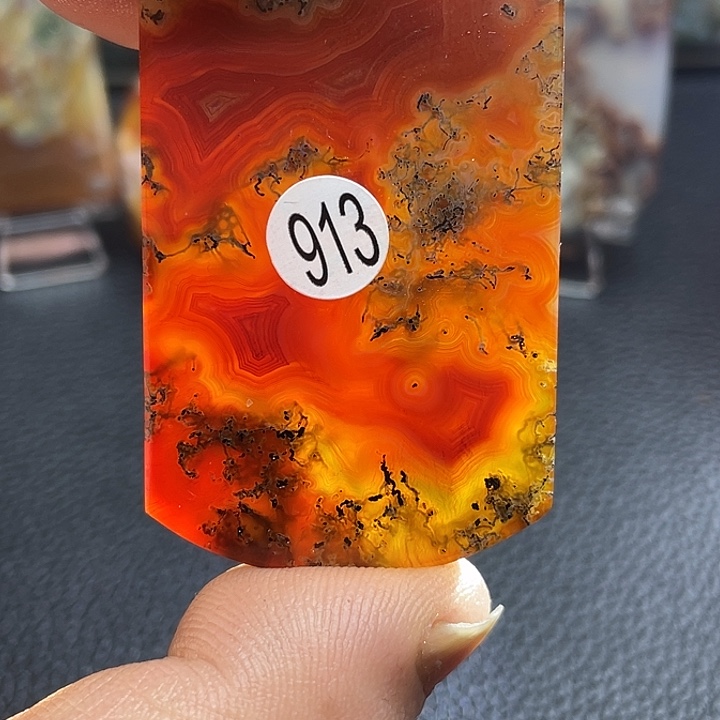 玉***润玛瑙/玉髓未镶嵌颈饰