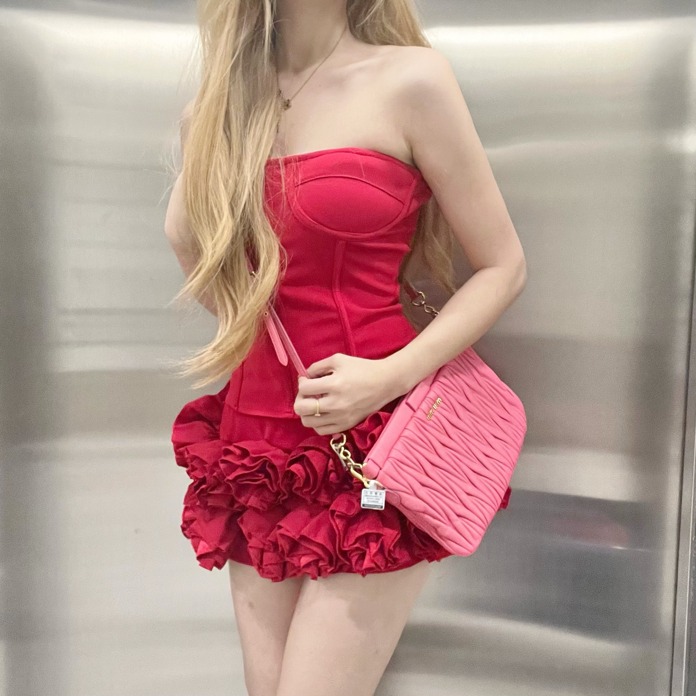 95新 MIU MIU/缪缪 95新 粉色褶皱斜挎包/jc