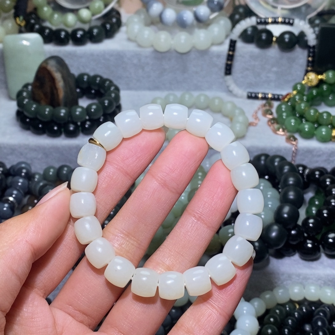 正***悦和田玉未镶嵌手链