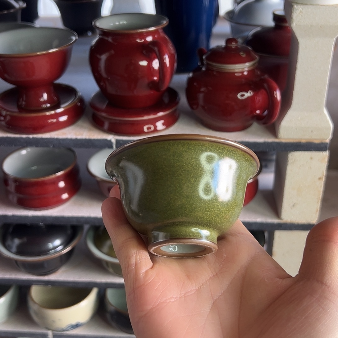 i***山茶叶末小压手杯开片