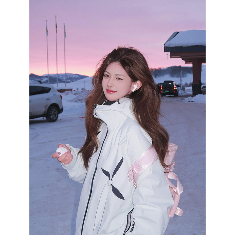 KSKM白色星芒滑雪服套装女2025秋冬新款户外设计防风防水雪服穿搭
