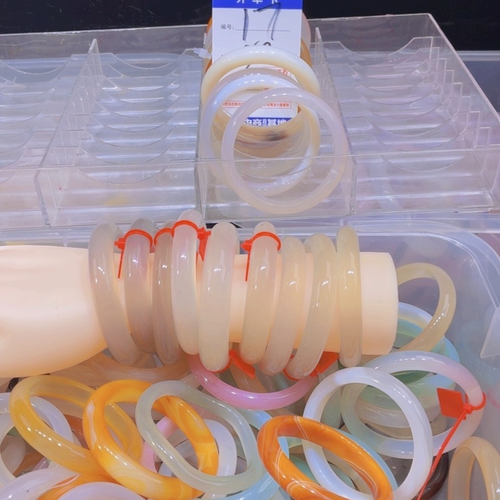 沈***丶玛瑙/玉髓未镶嵌手镯17