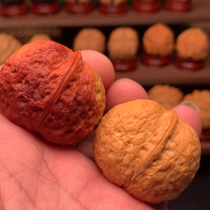 文玩核桃吊坠七彩元宝