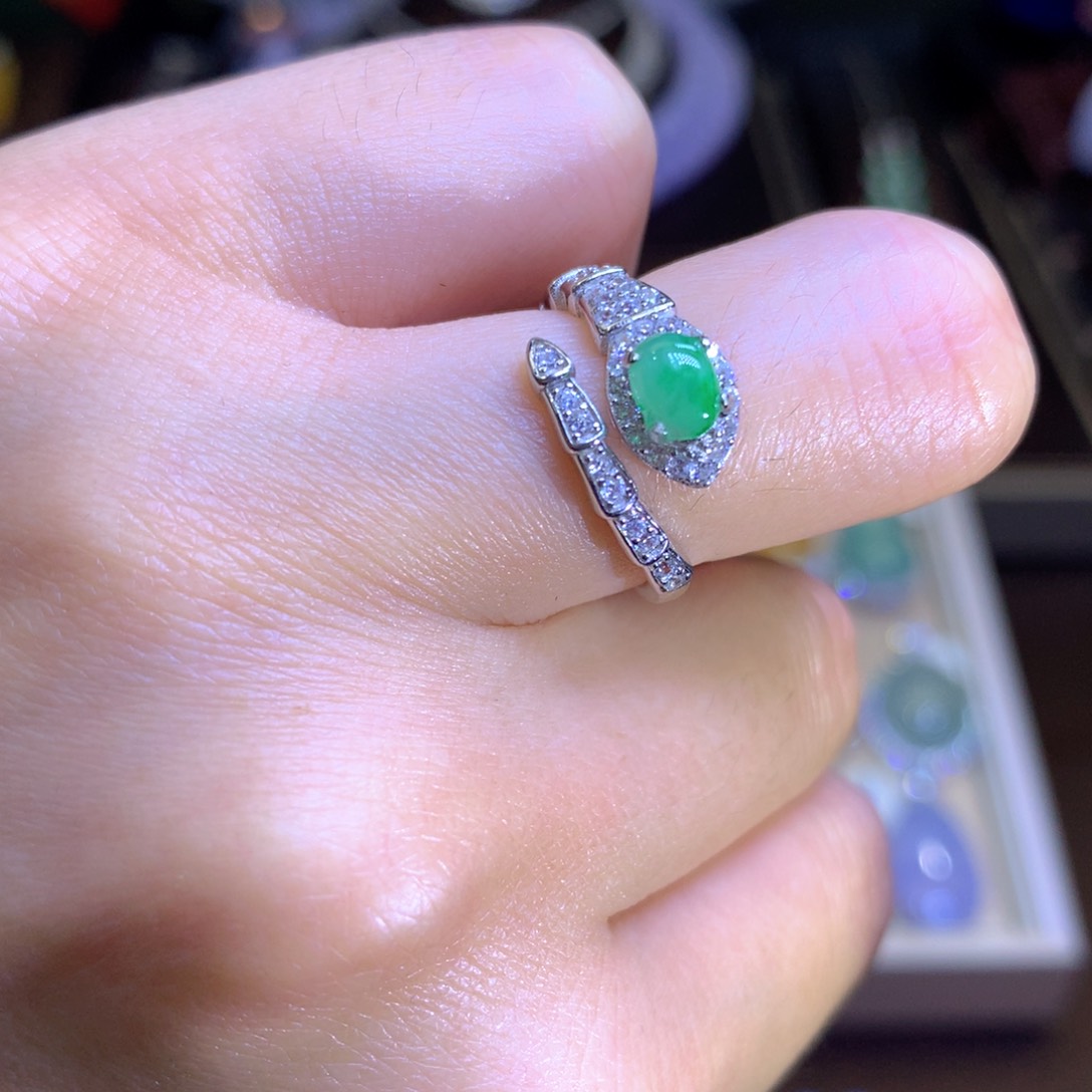 翡翠颈饰银S925镶嵌翡翠