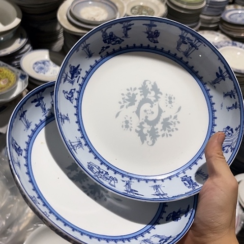 陶瓷7寸深窝盘两个
