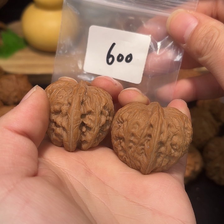 文玩核桃把件40 尺    元宝  600