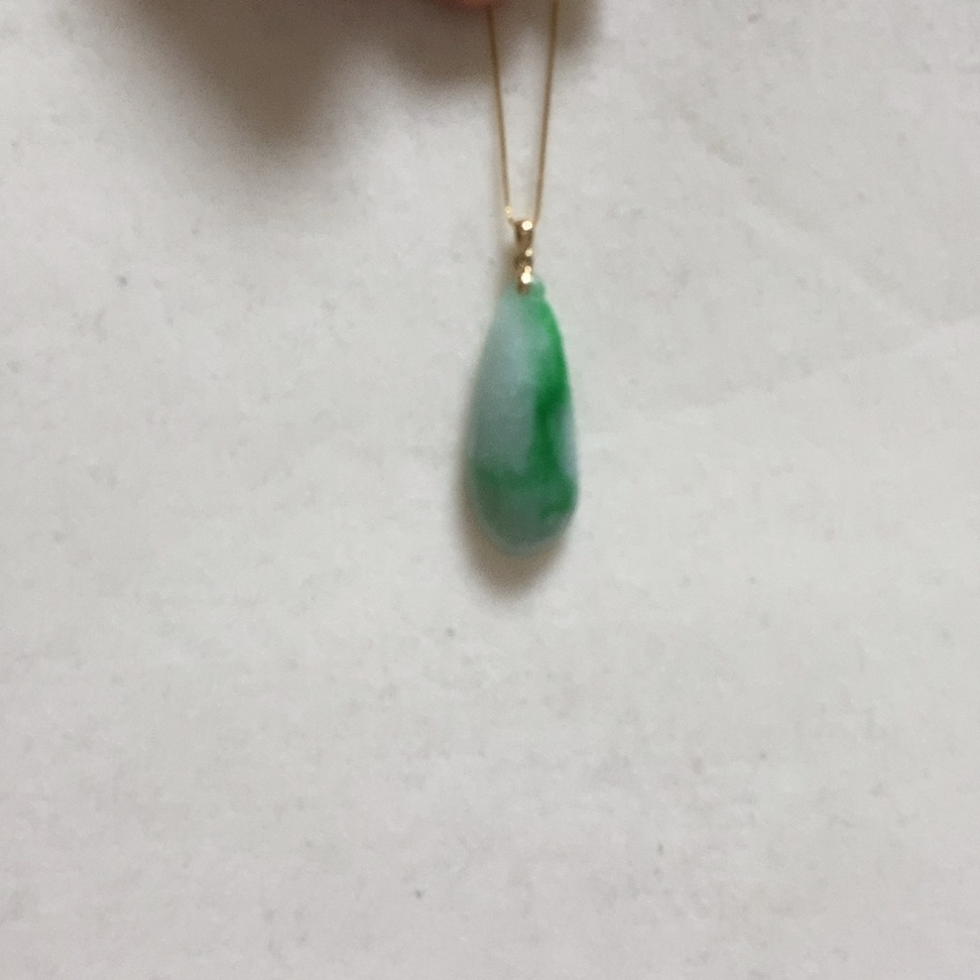 翡翠颈饰18K金镶嵌简单