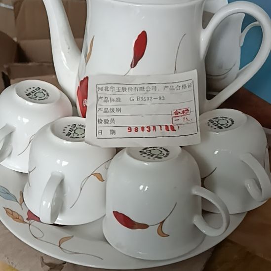 瓷片陶瓷盤子碗啥都有