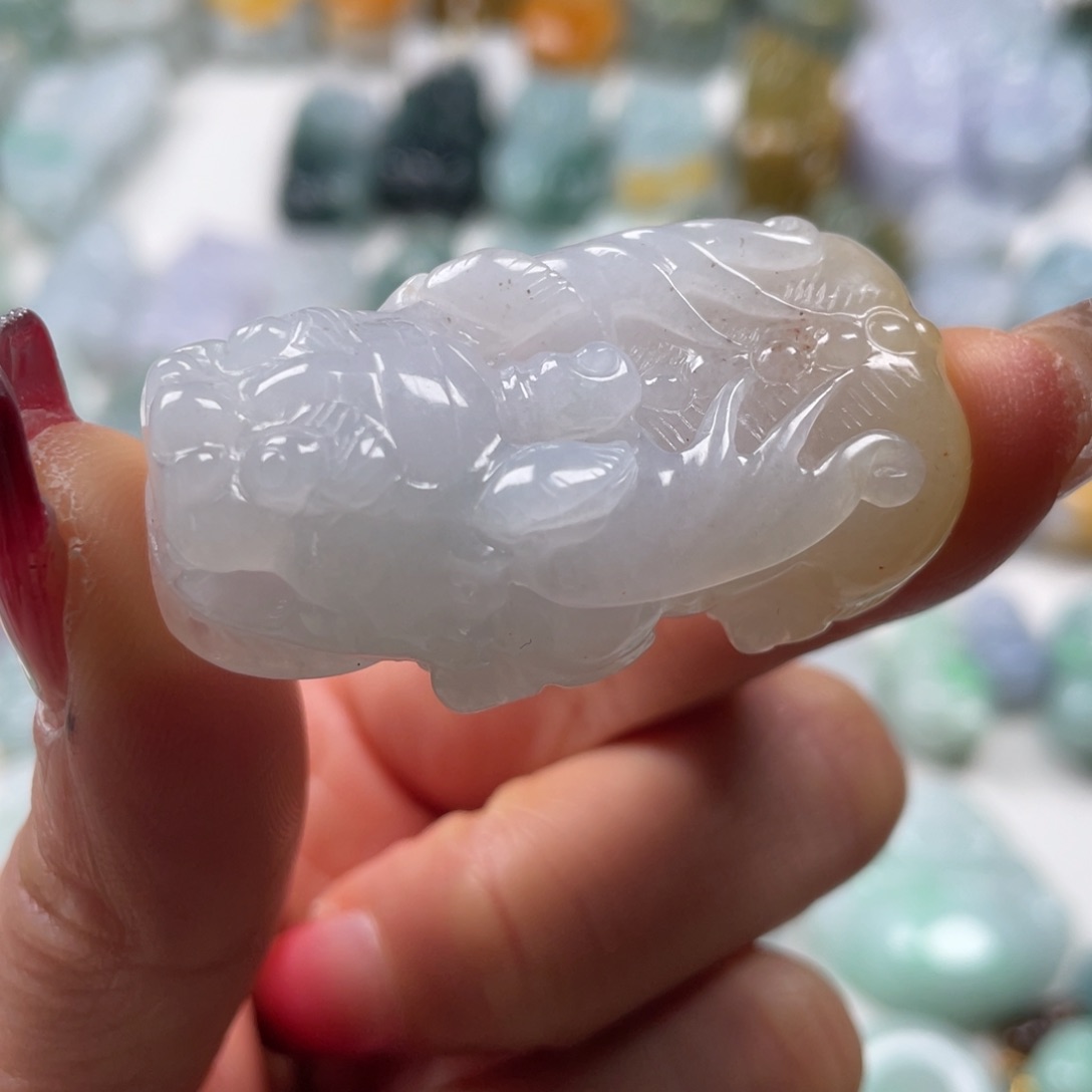 翡翠吊坠(赠链)未镶嵌