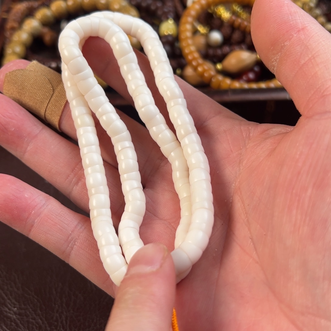 星月菩提吊坠白玉大肠