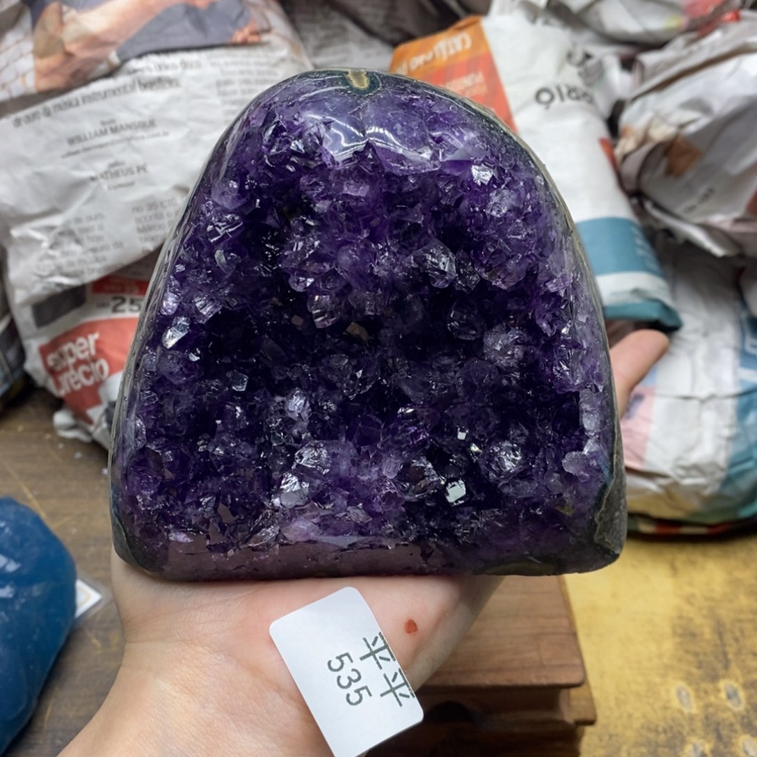 紫晶乌拉圭未镶嵌