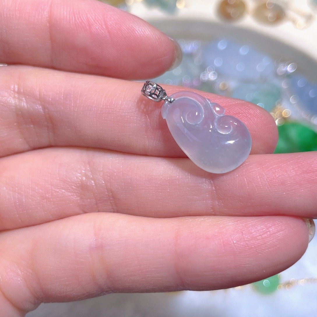 翡翠颈饰18K金镶嵌翡翠