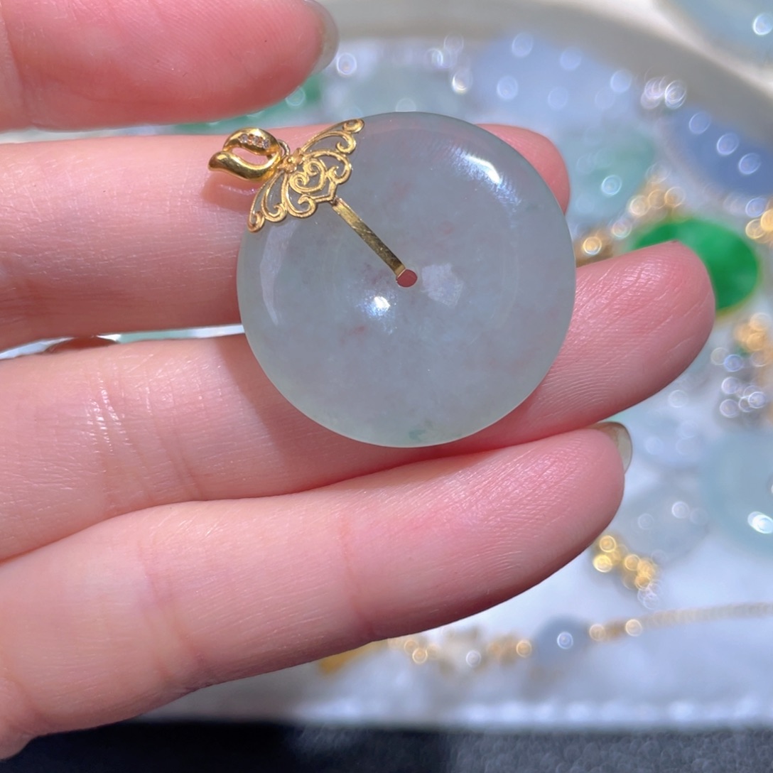 翡翠颈饰18K金镶嵌翡翠