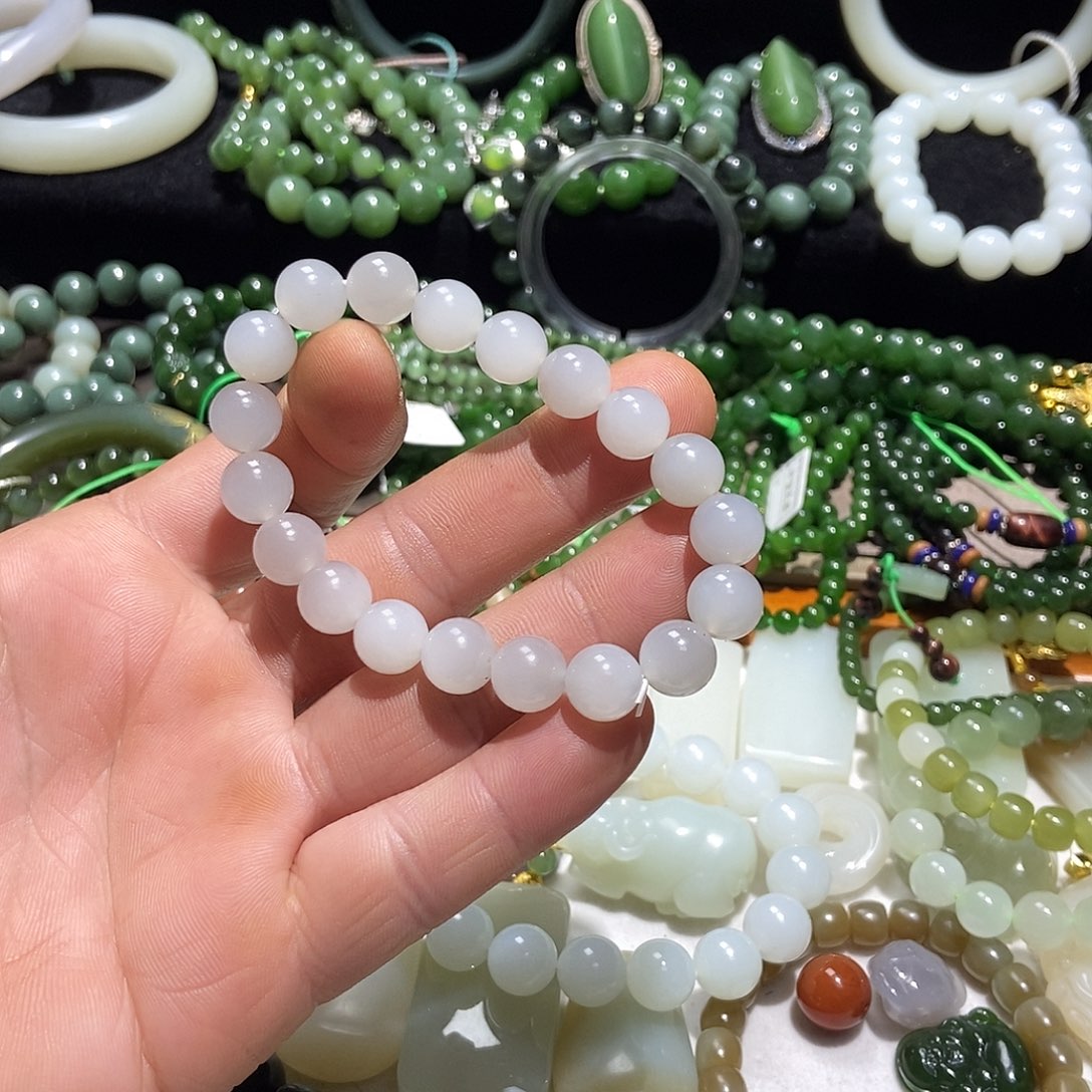 和田玉未镶嵌手链白猫