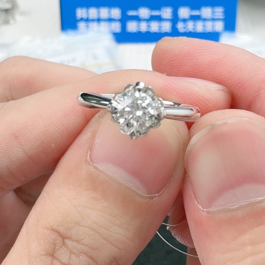 钻石戒指/指环18K金镶嵌