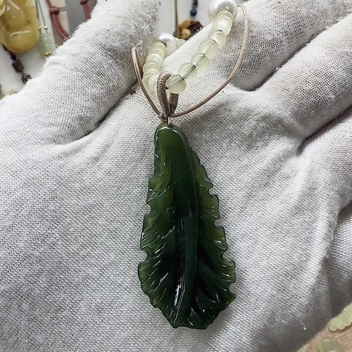 岫玉合金颈饰303030