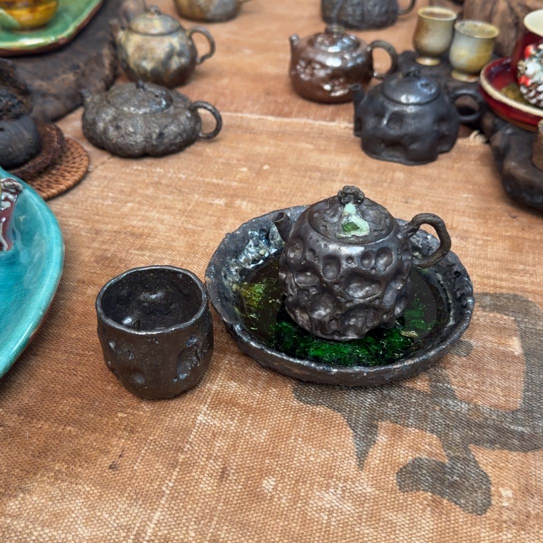 一套太湖石秦权壶