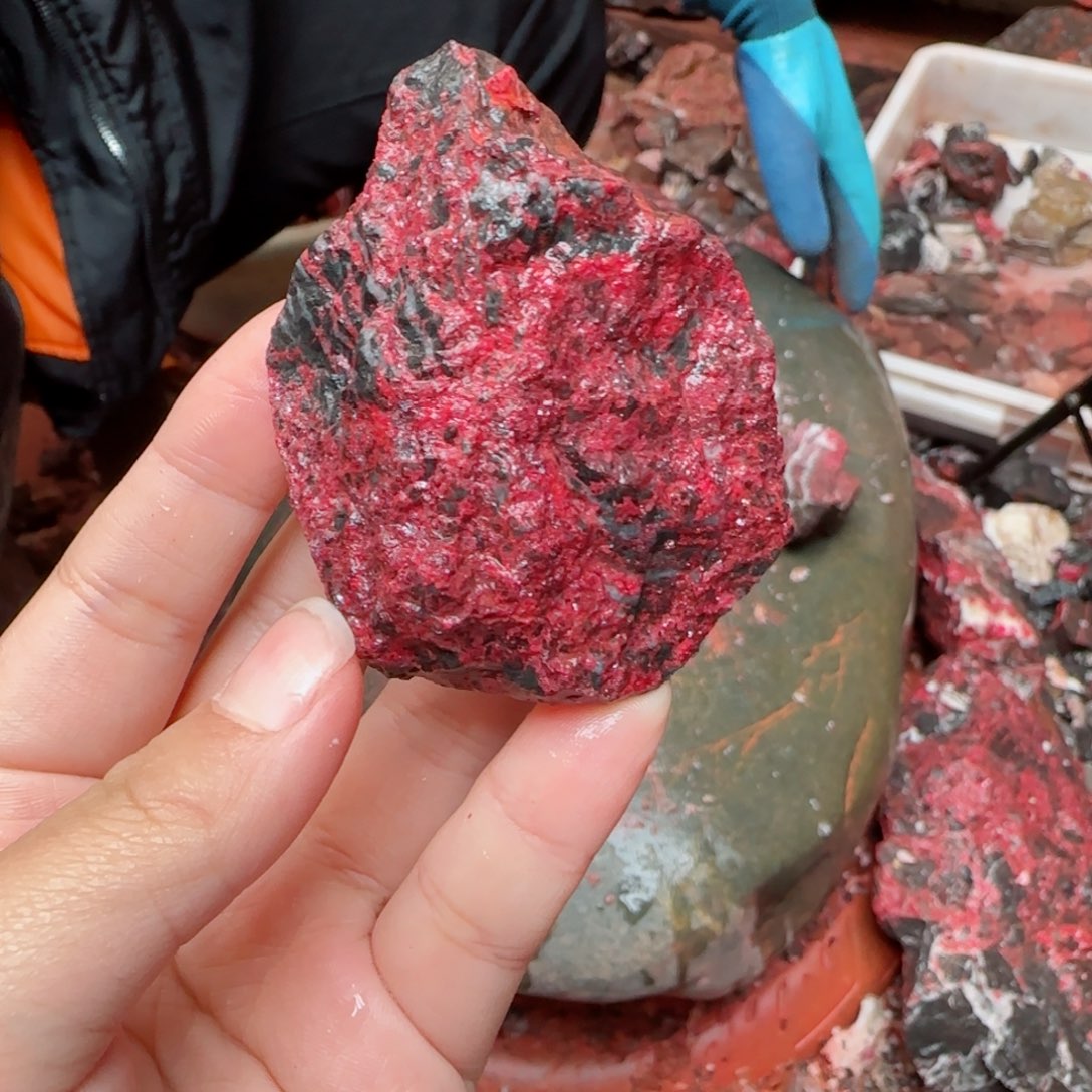 天然辰砂朱砂毛石头6