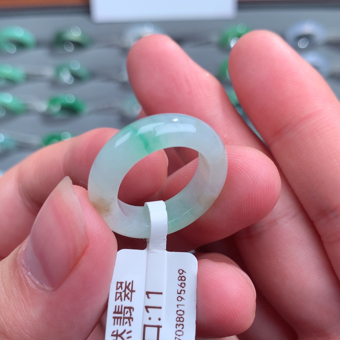 翡翠戒指未镶嵌天然