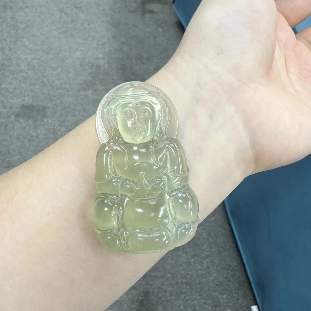 小帅家的珠宝—高品质葡萄冰沙岫玉观音吊坠