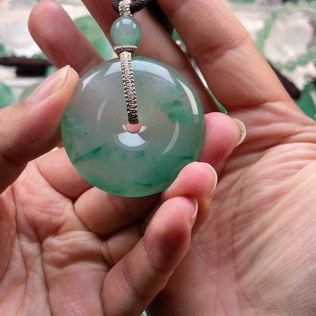 石英质玉吊坠(不含链)未镶嵌