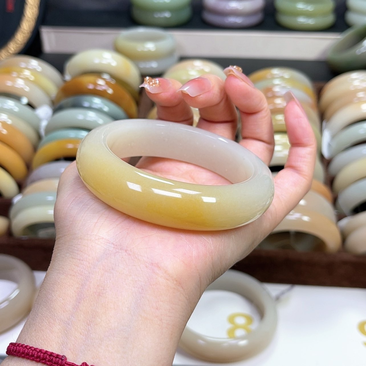 【闪购商品】石英质玉手镯未镶嵌V**a