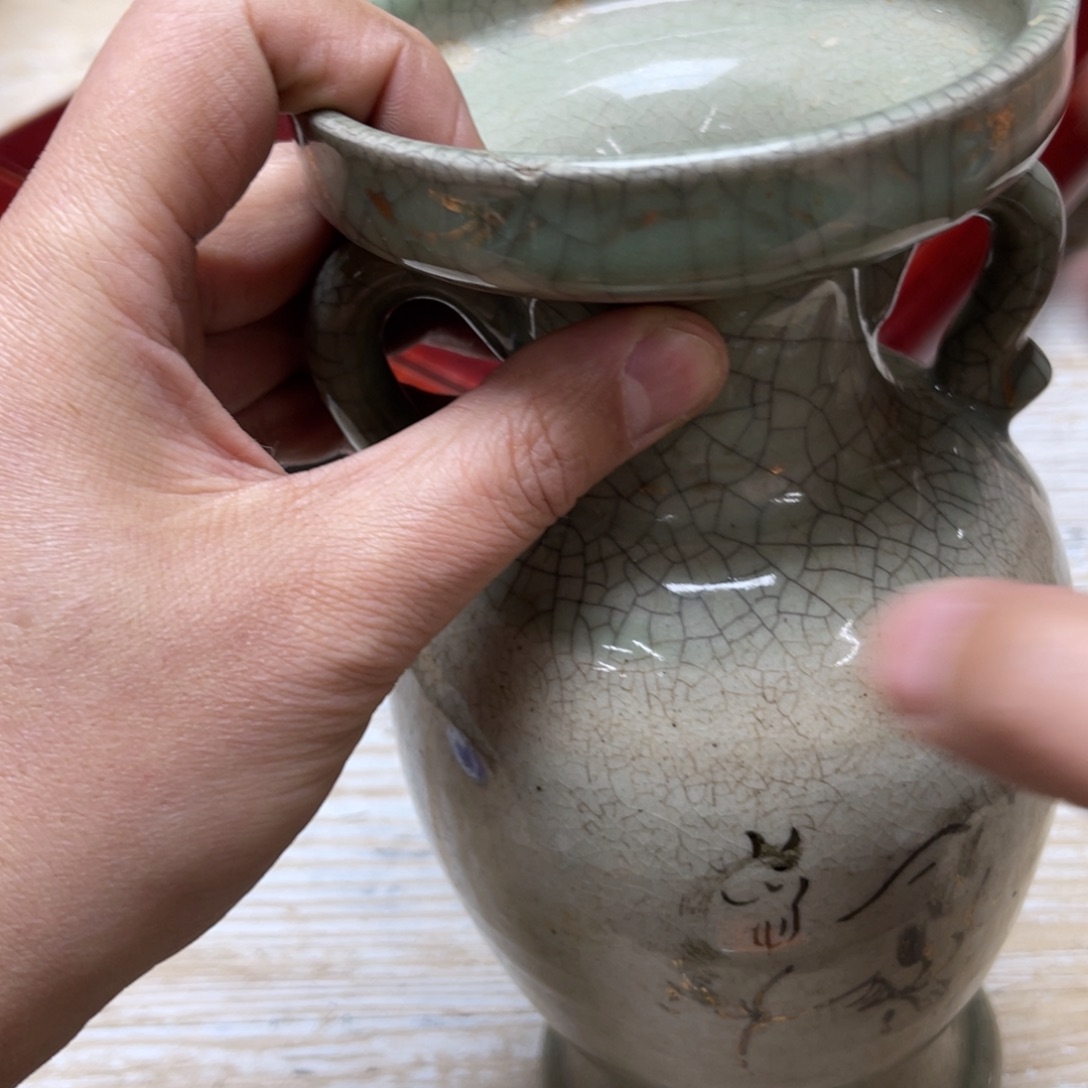 瓷片用****0密密麻麻地排列着一个
