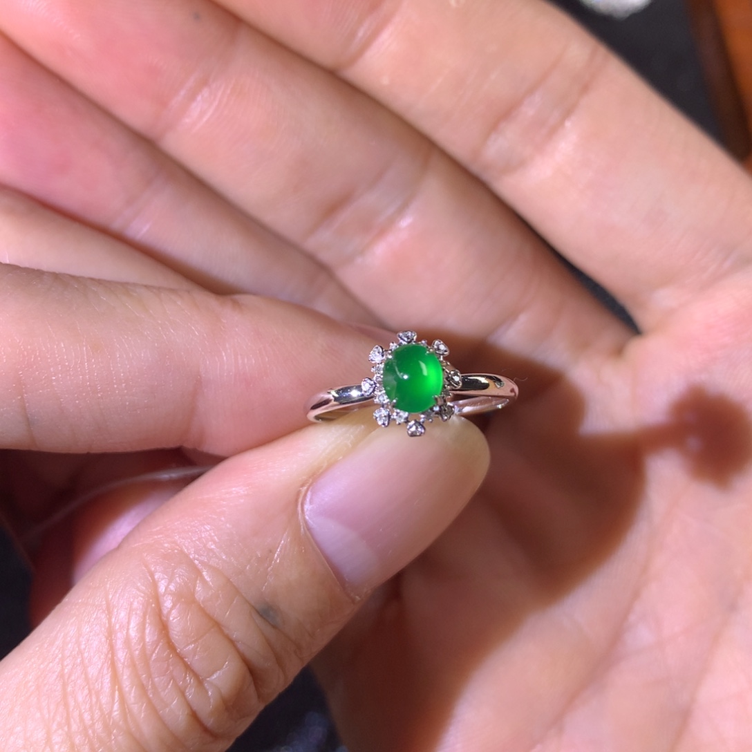 翡翠18K金镶嵌戒指翡翠