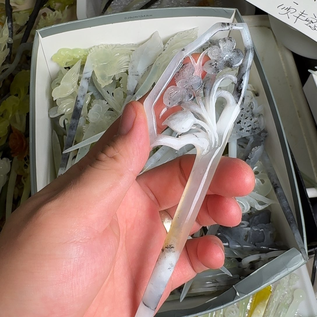 蛇纹石玉未镶嵌发饰