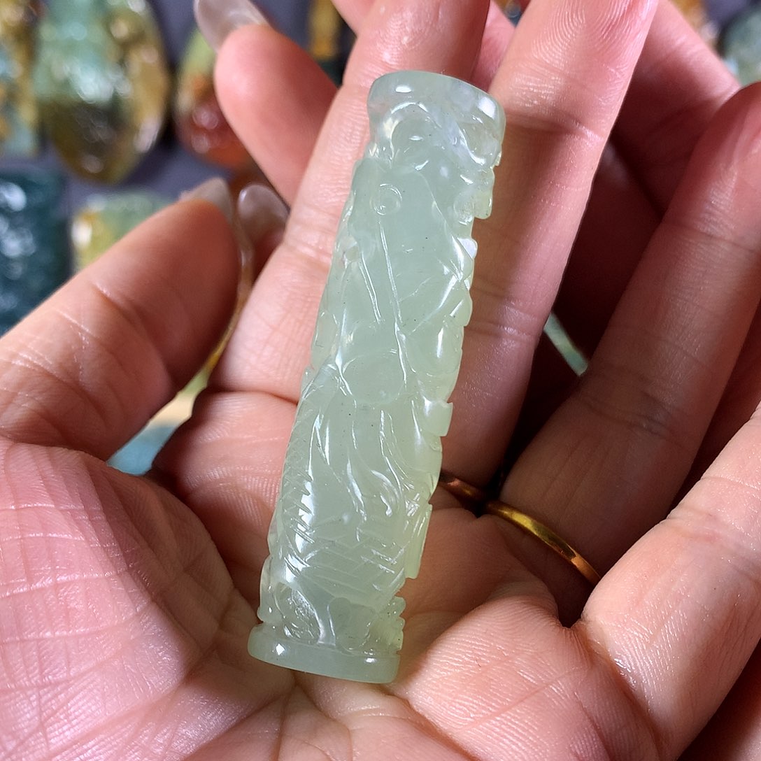 岫玉未镶嵌吊坠(赠链)