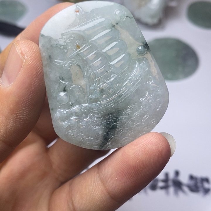 翡翠未镶嵌颈饰翡翠