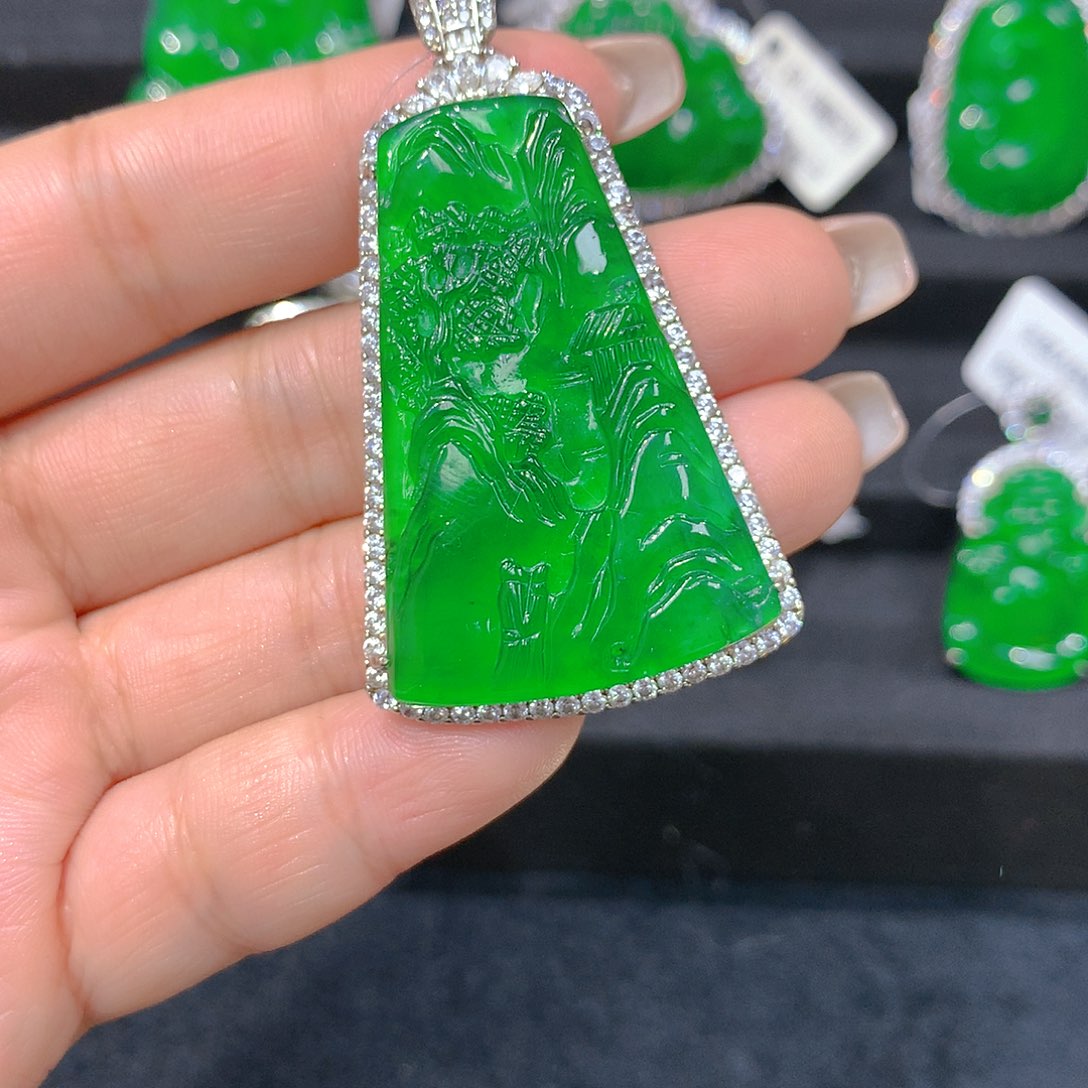 翡翠吊坠(赠链)银S925镶嵌885