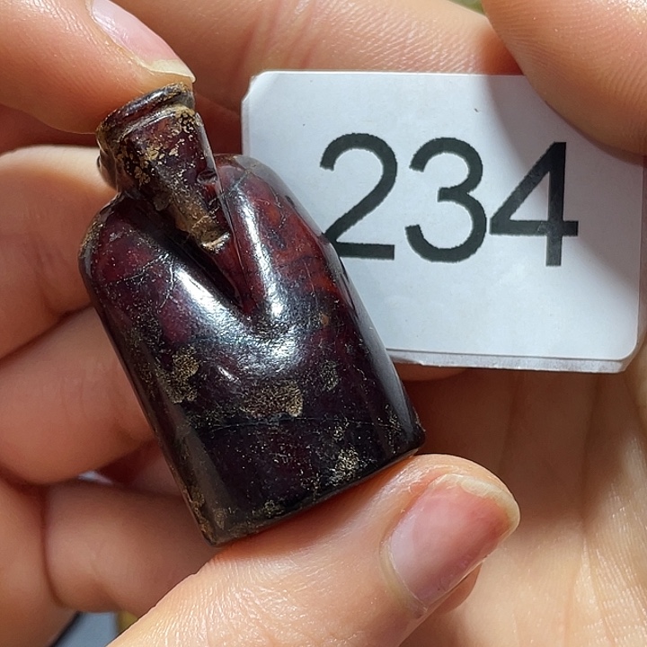 和田玉颈饰未镶嵌彼****）