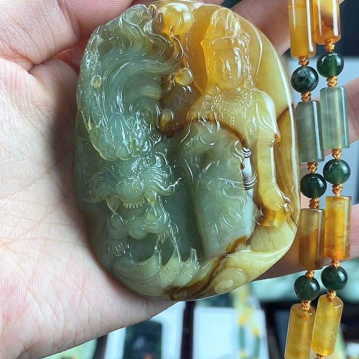 蛇纹石玉颈饰未镶嵌尼***丁