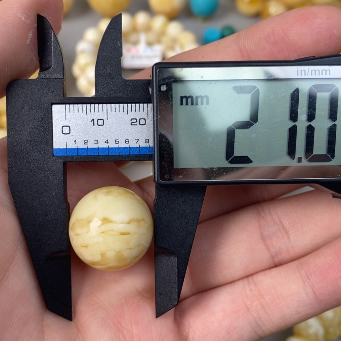 未镶嵌琥珀珠宝奇石