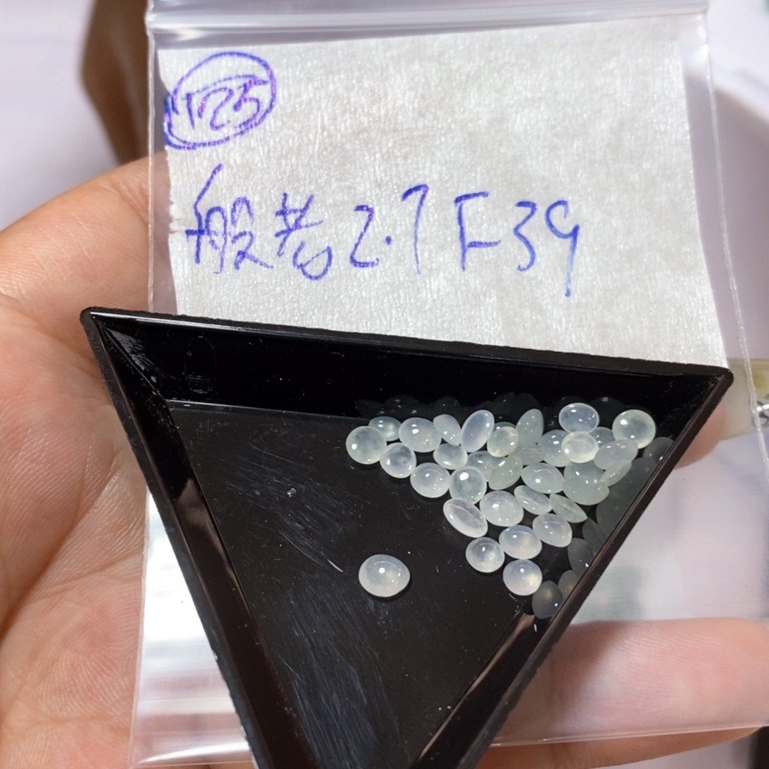 定制翡翠未镶嵌般*