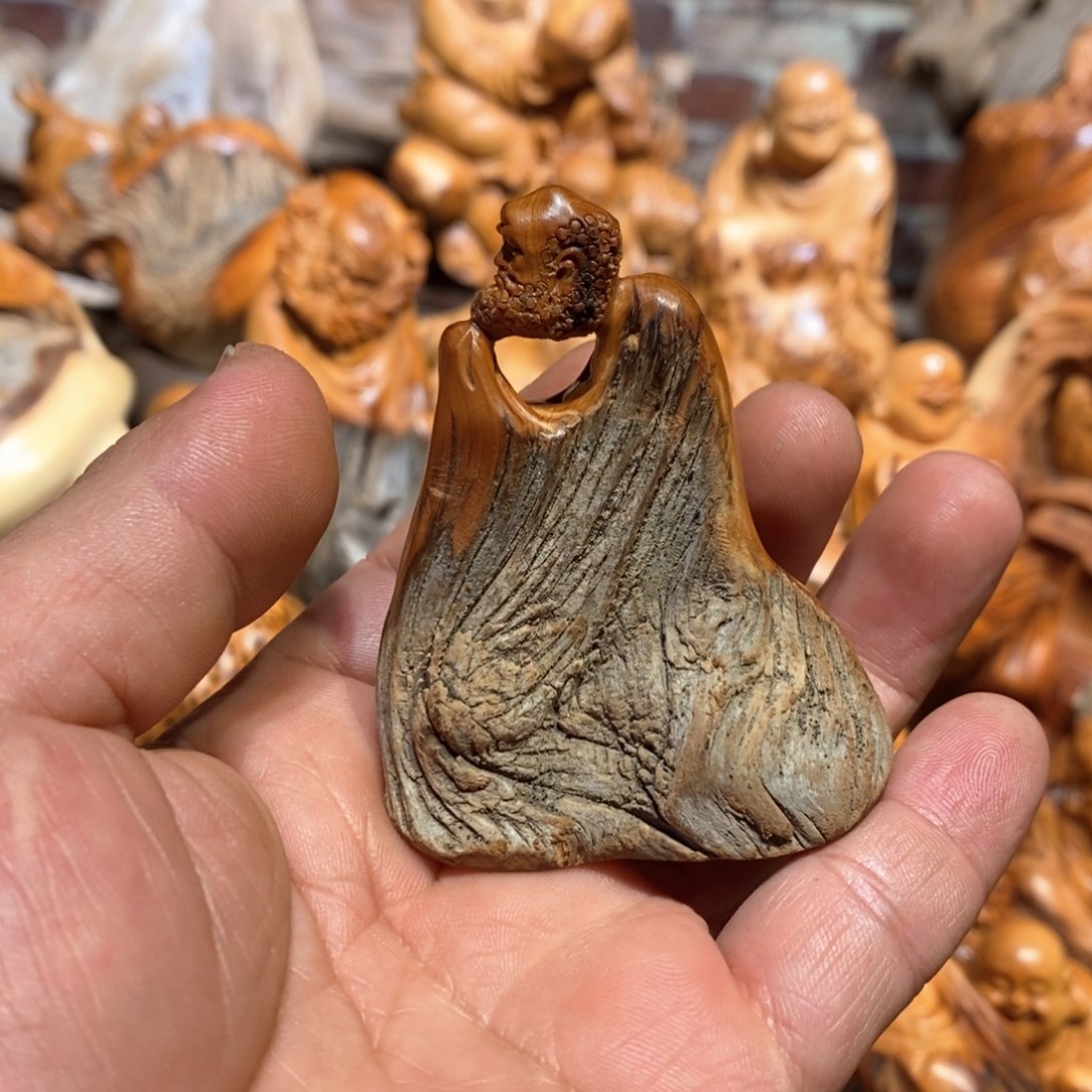 柏木姬*钊崖柏根雕擺件