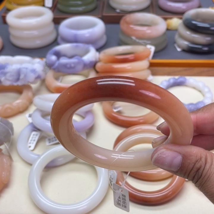 未镶嵌石英岩玉珠宝奇石拂**曦