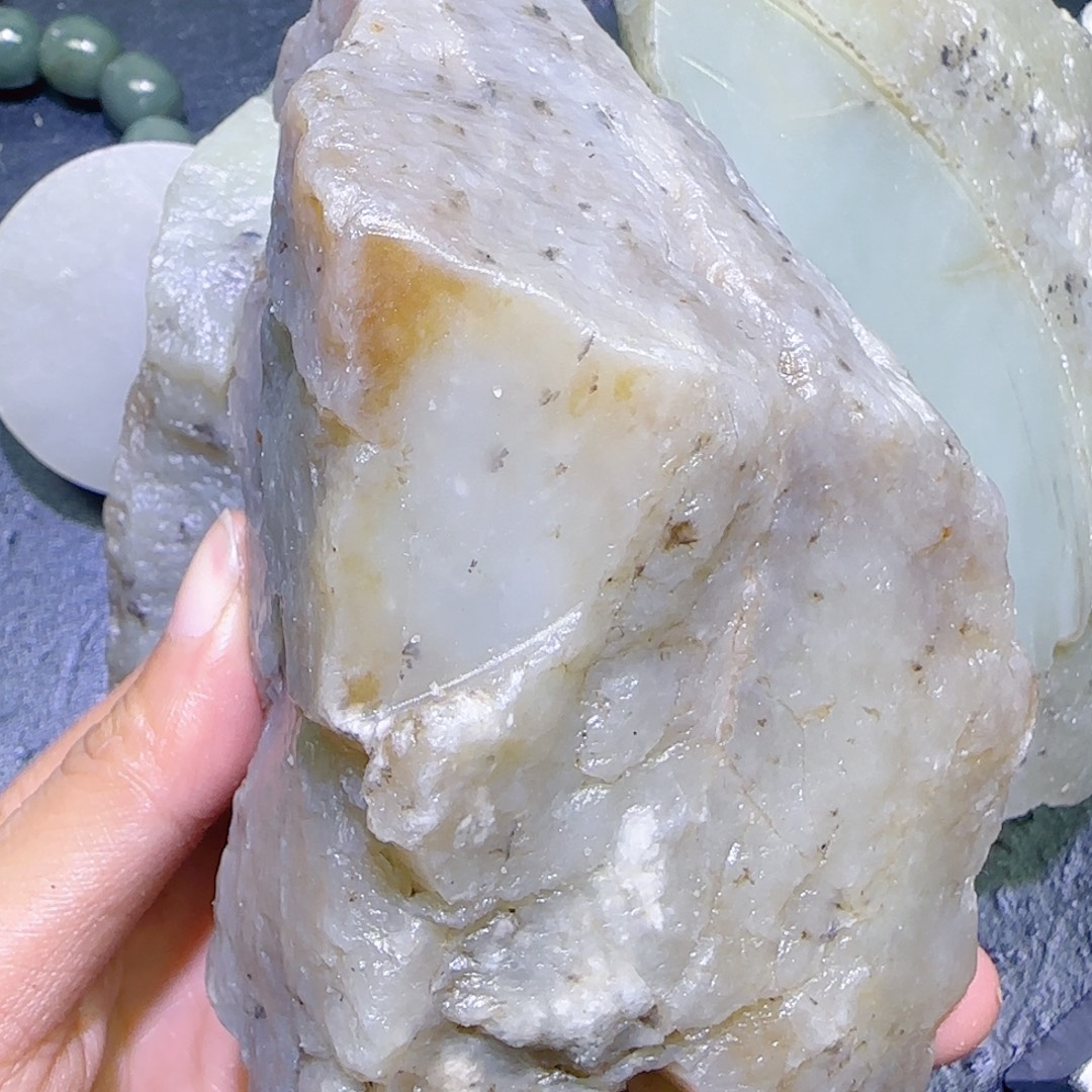 和田玉未镶嵌珠宝半成品