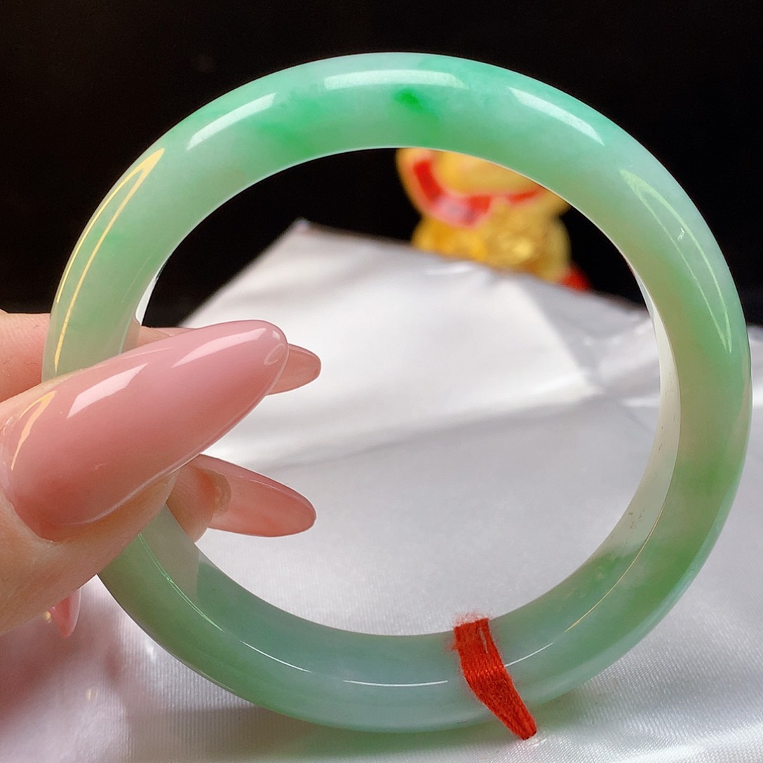 翡翠手镯未镶嵌天然翡翠8323