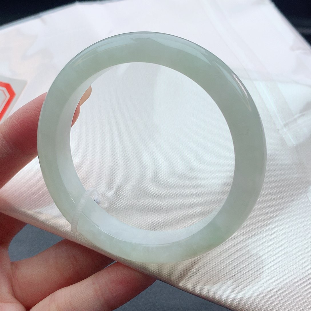 翡翠手镯未镶嵌54圈口400011