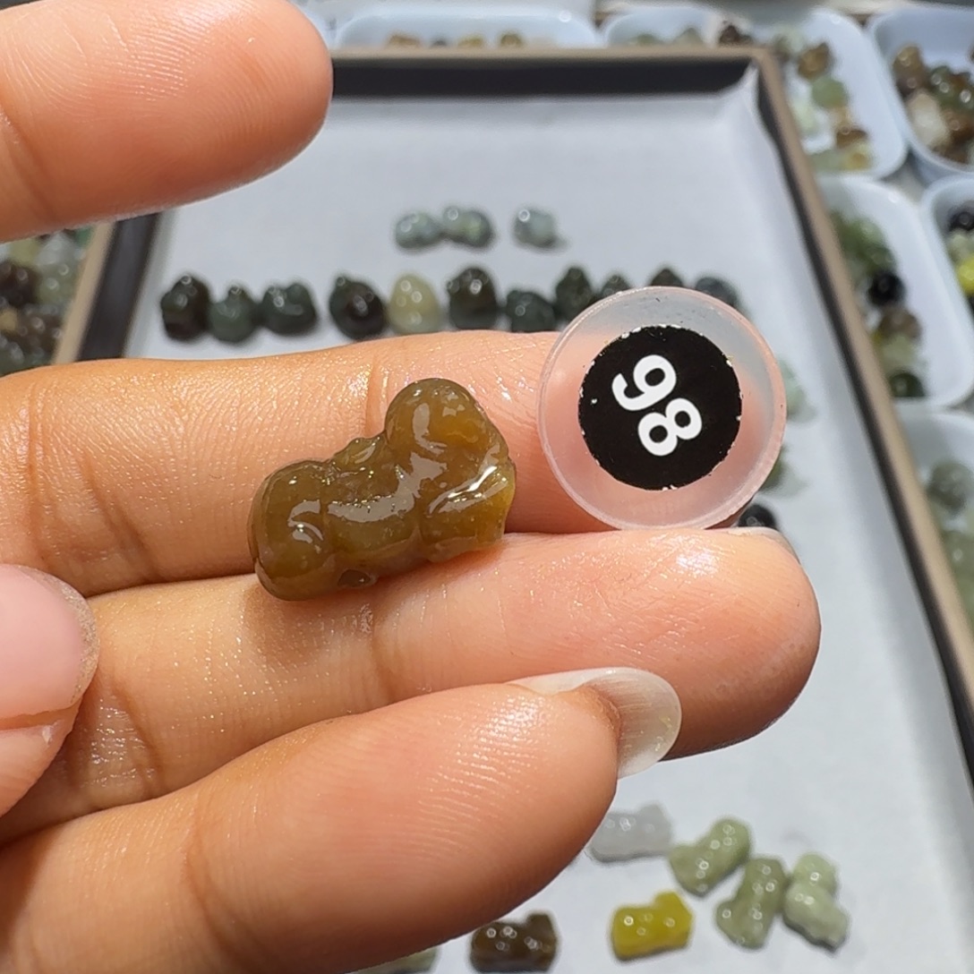 和田玉未镶嵌珠宝奇石