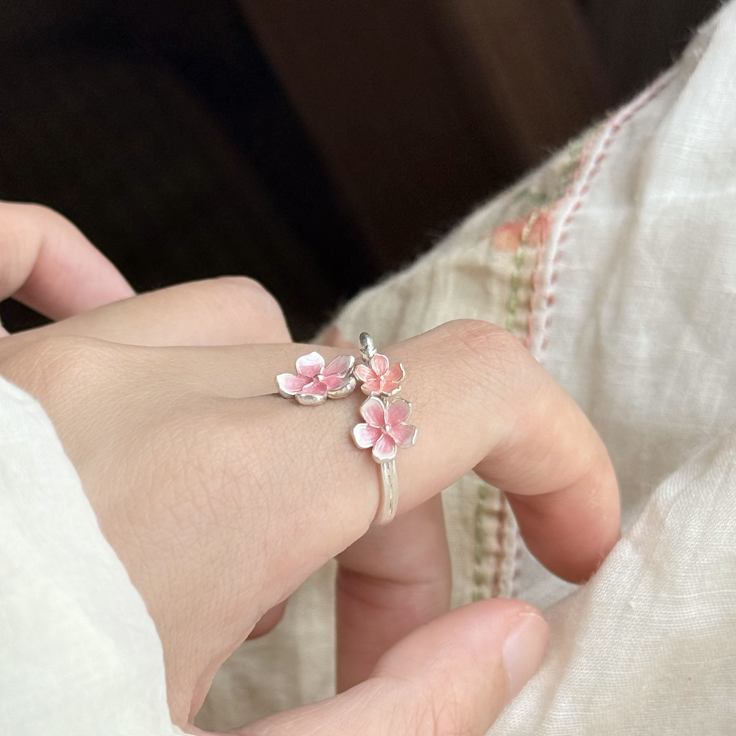 足银珐琅戒指 小桃花  银奶奶足银999.9新中式珐琅彩银戒指