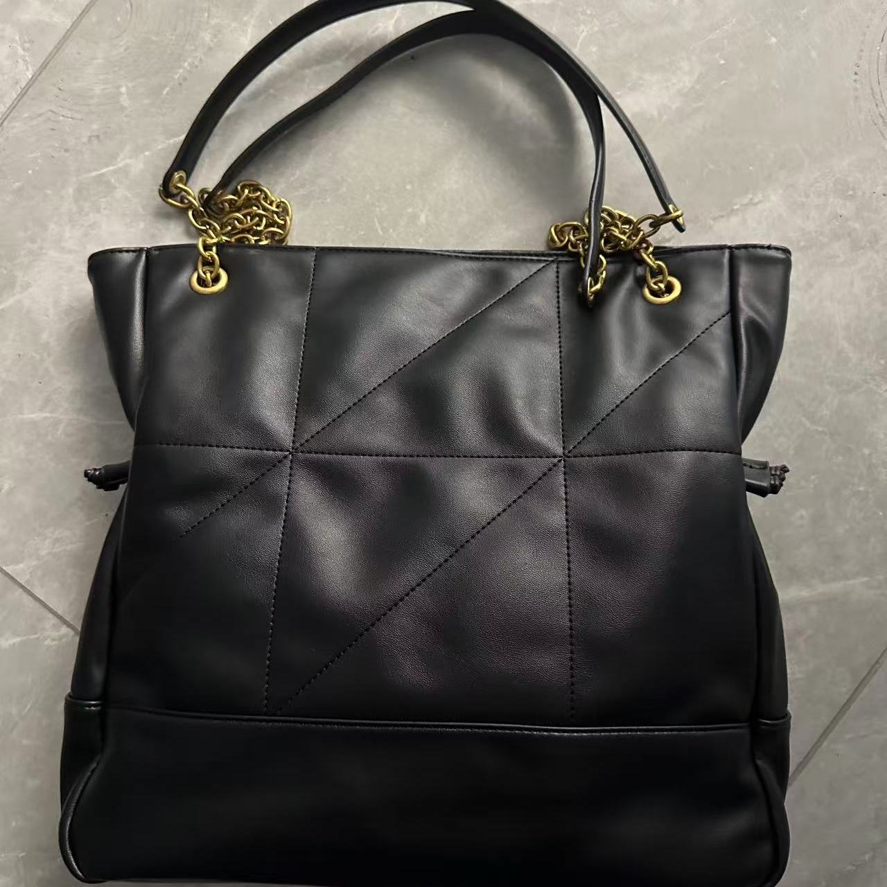 2025新款真皮女包抽绳福袋黑色