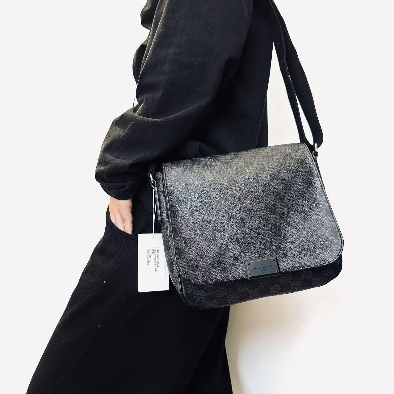 95新 LouisVuitton/路易威登 LV黑棋盘格单肩包 2506260352